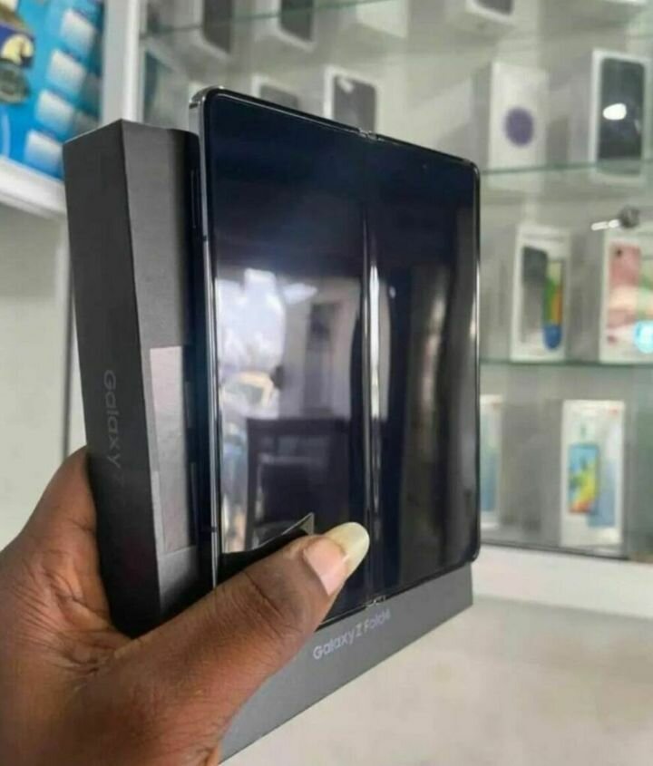 Galaxy Z Fold4 Smartphone