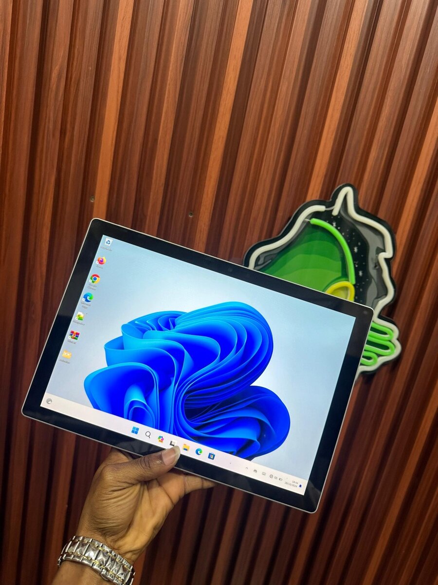 Microsoft surface pro 7 +