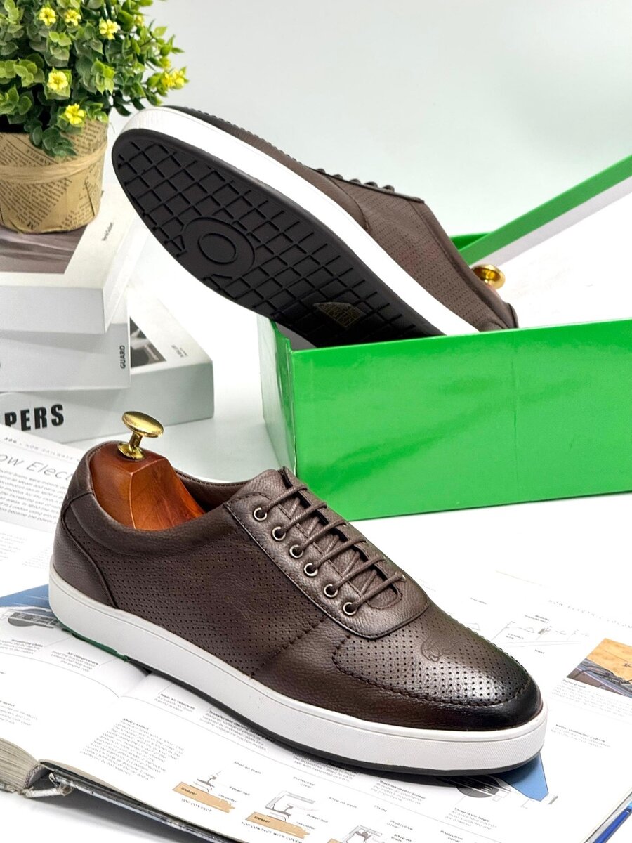 LACOSTE COFFEE AND WHITE