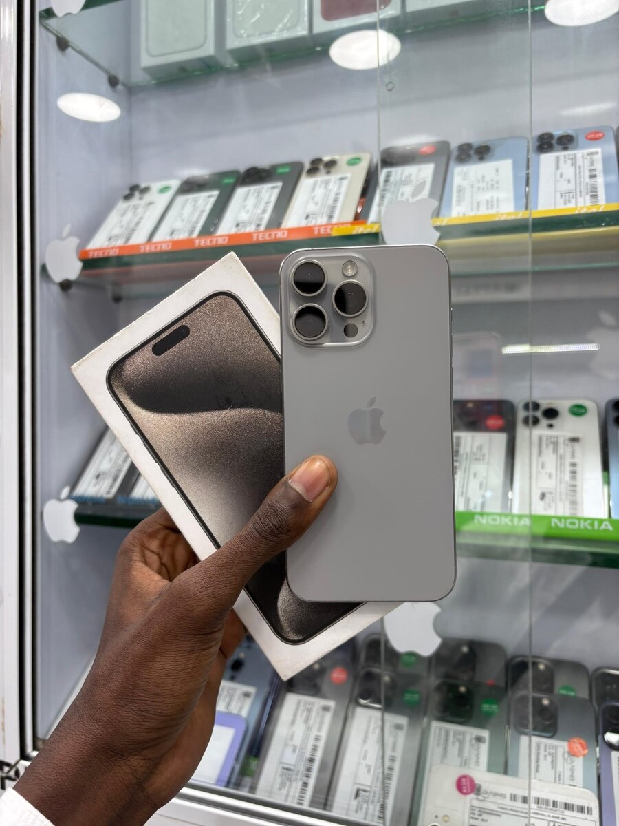 Disponible 15 pro max 256go