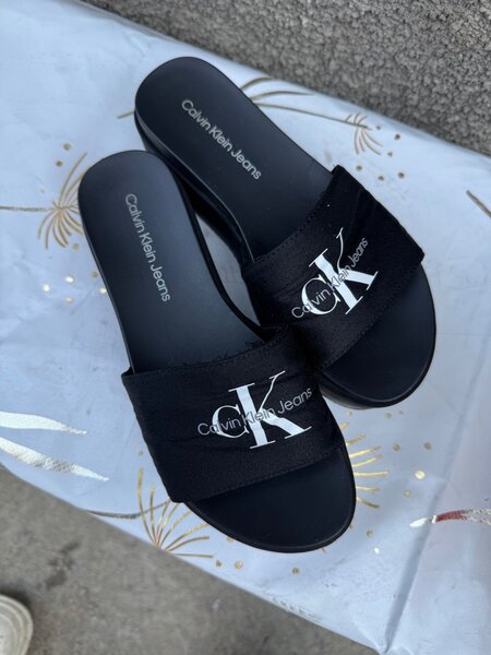 Продаю CalvinKlein