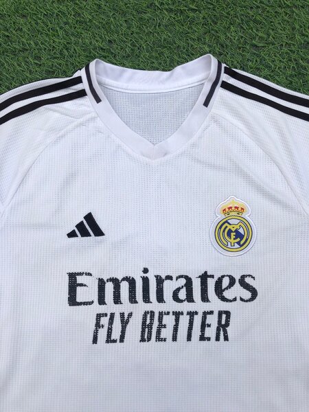 2024/25 Real Madrid Home Jersey ( CAMAVINGA )