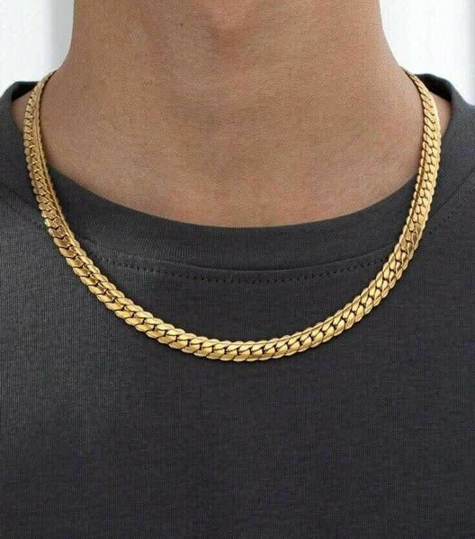 Chaîne dorée élégante