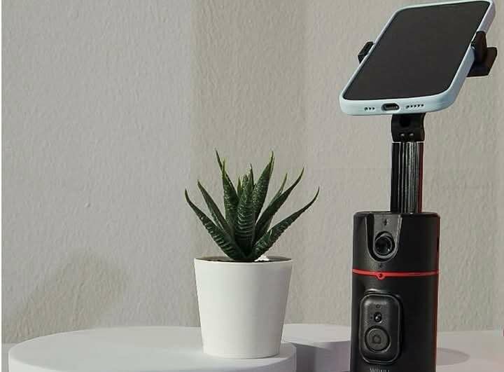 Face recognition tripod