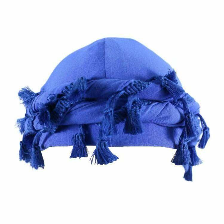 Chapeau décoratif avec pompons