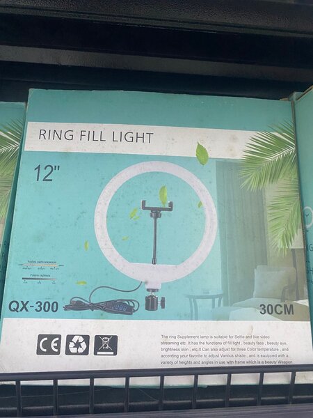 Support téléphone avec anneau LED