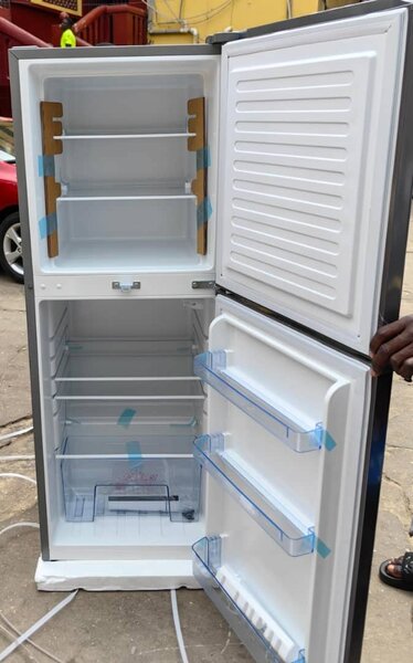 195L fridge Brand NOVO Top freezer fridge With same freezer