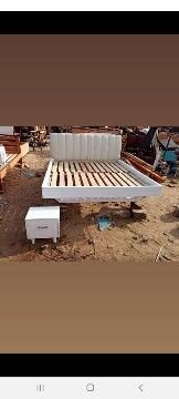 Lit double moderne avec sommier