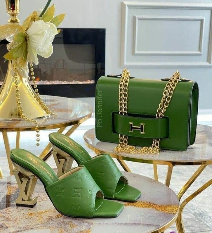 Louis Vuitton heel with bag