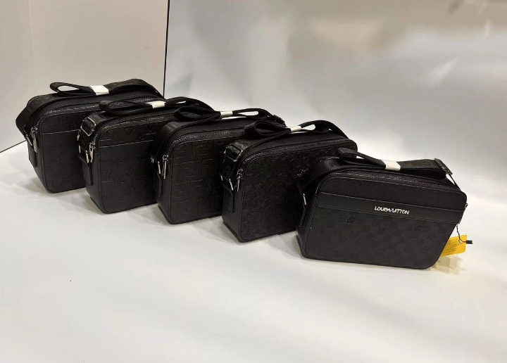 Classic Business Leather Handbag - Black