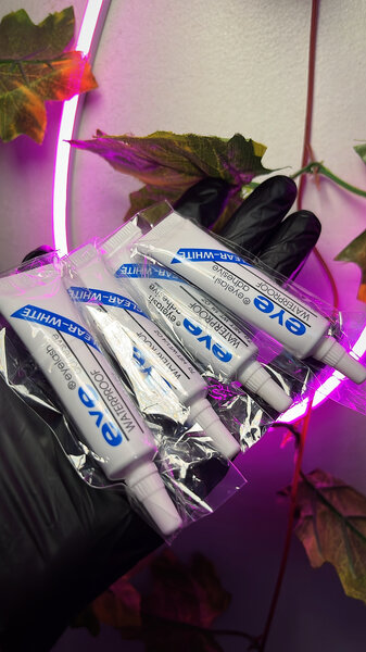 Colle à cils waterproof