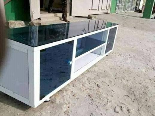 Meuble TV moderne en verre