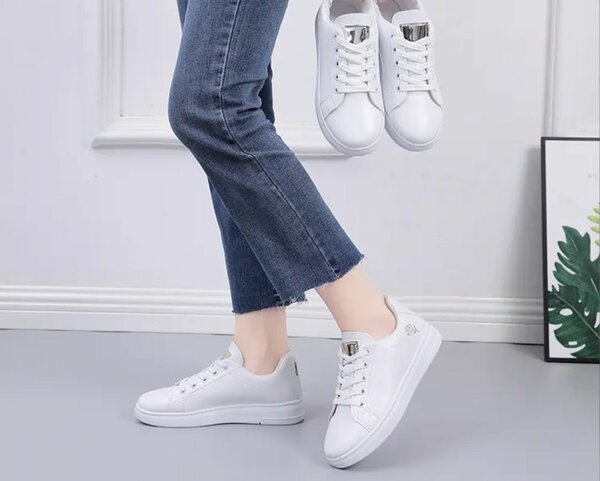 Baskets blanches élégantes