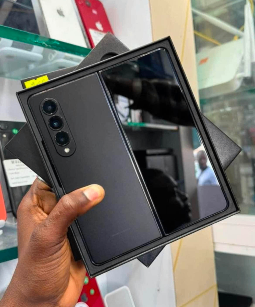 SAMSUNG GALAXY FOLDE 4 SCELLÉ 26GB