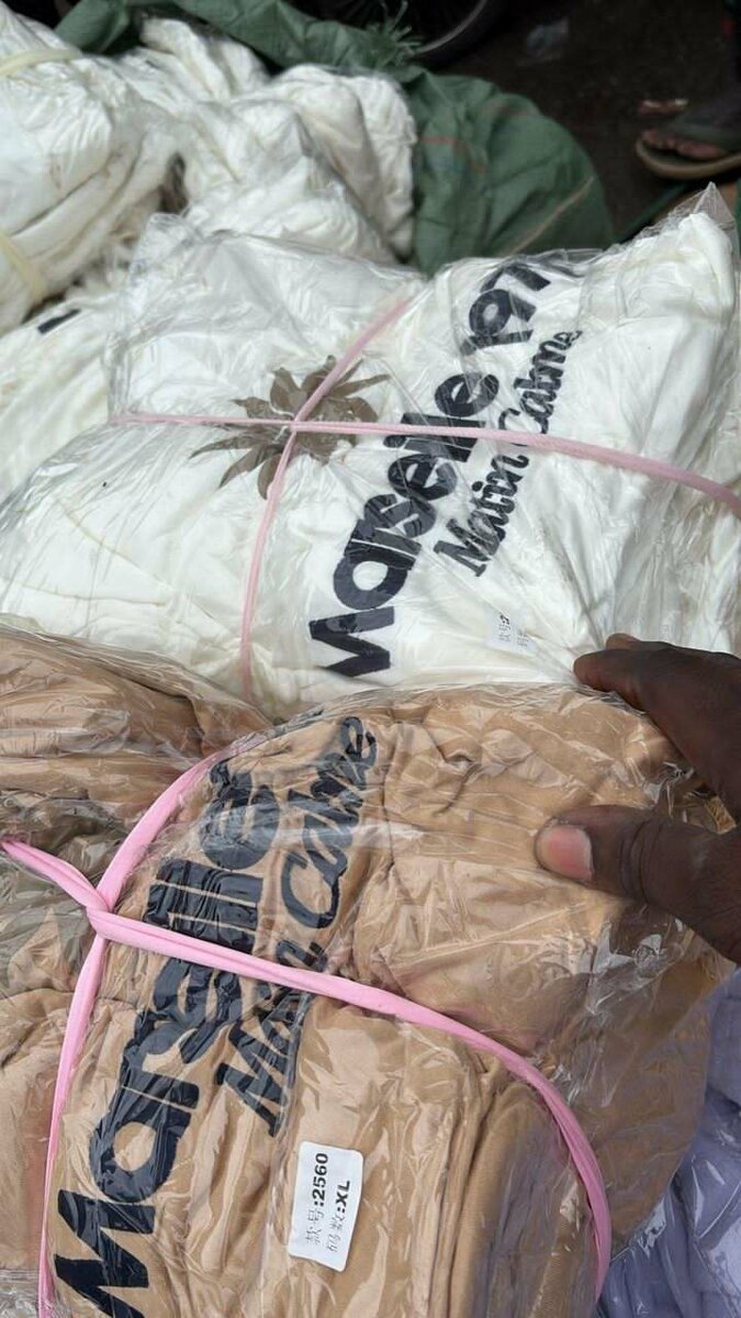 Ensemble Marseille 1970 chic