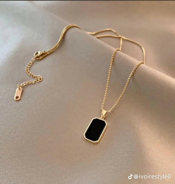 Collier Pendentif Minimaliste