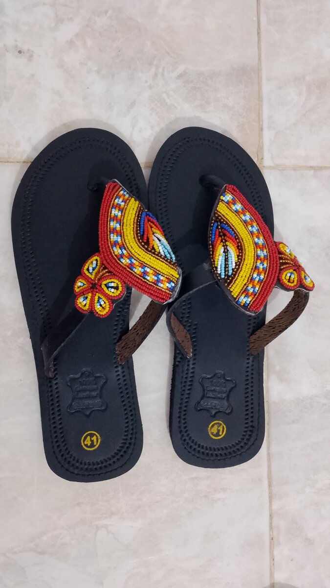 Sandales en cuir avec perles