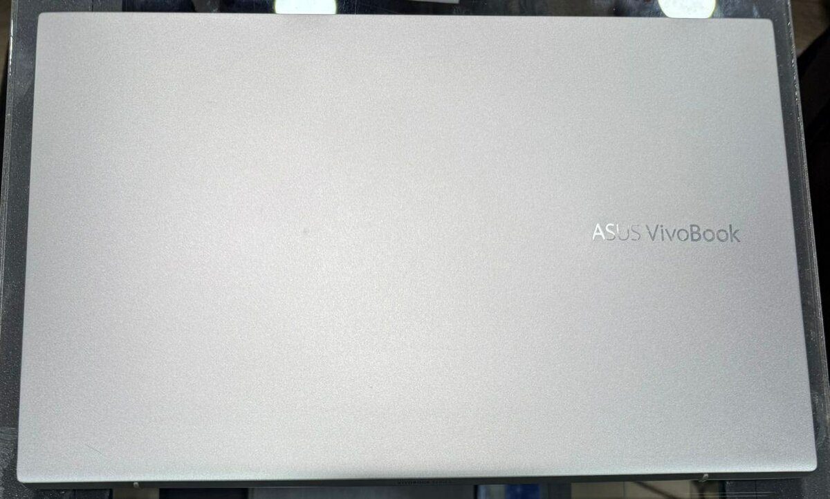 ASUS VivoBook 15"