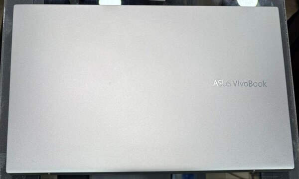 ASUS VivoBook 15"