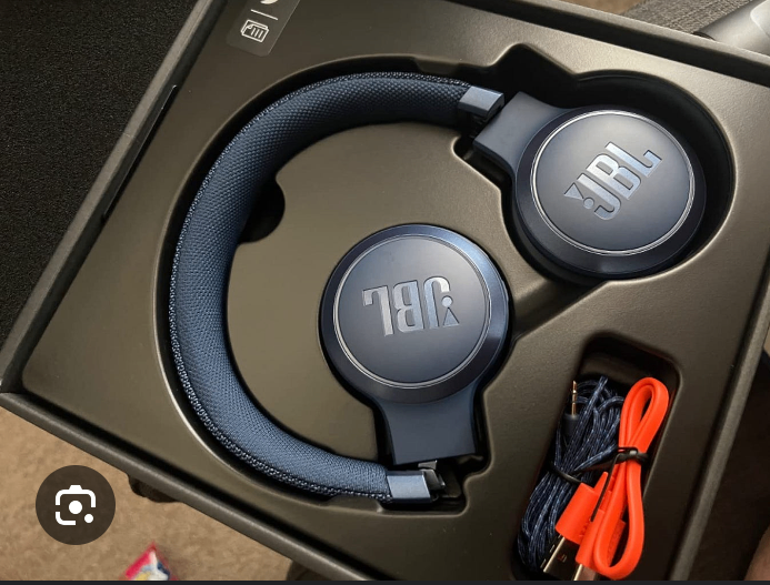 JBL live 460 headphones