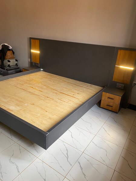 Lit moderne avec éclairage