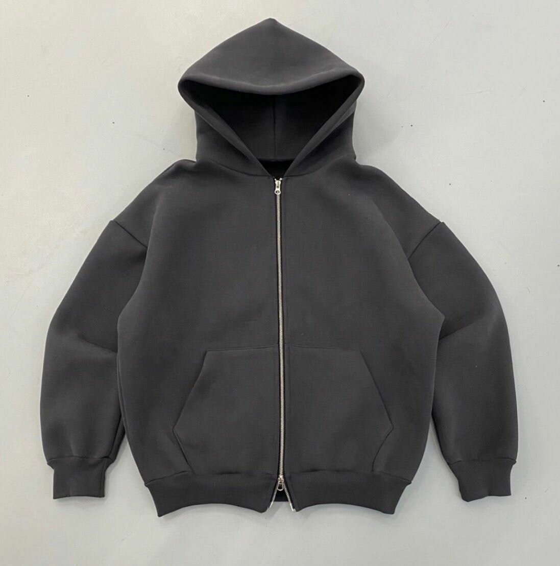 Veste à capuche zippée