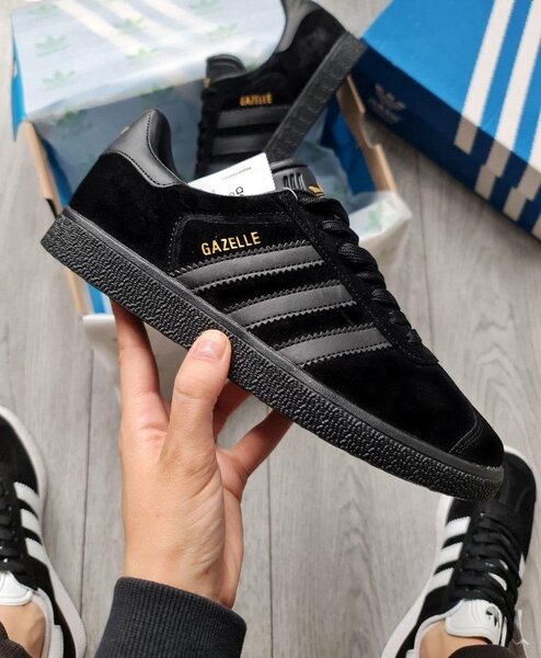 Adidas Noir Classique