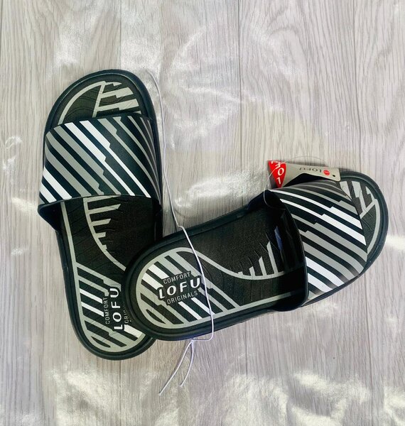 Claquettes confortables Lofu