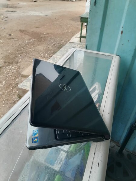 DELL INSPIRON 1564