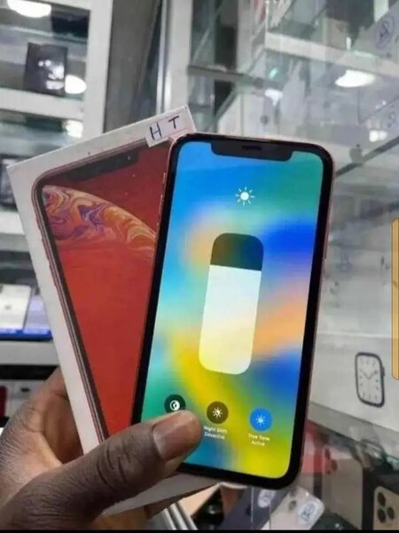 iPhone XR Jaune 64 Go Débloqué