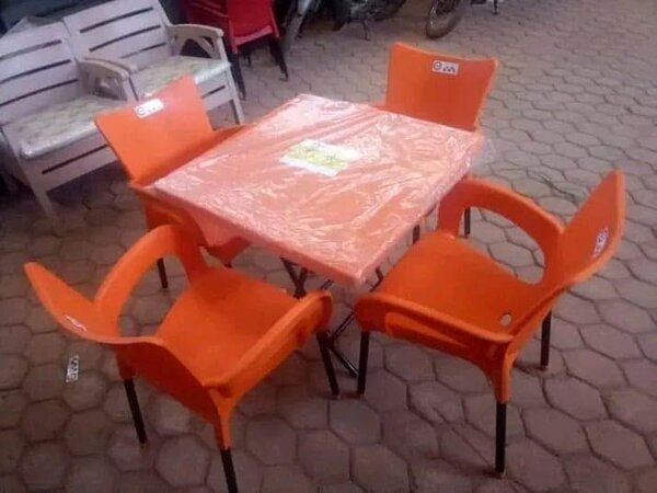 Salon de jardin coloré