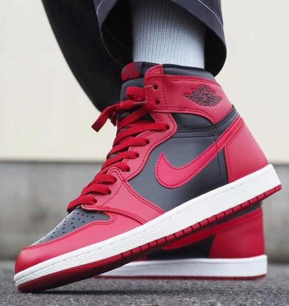 AIR JORDAN 1 LONG RED AND BLACK