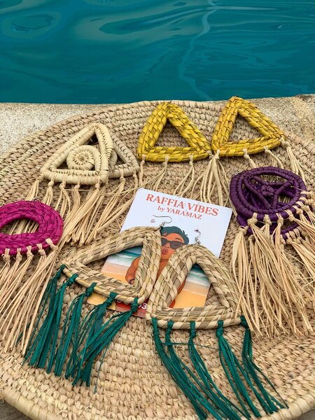 Boucles doreilles en raphia