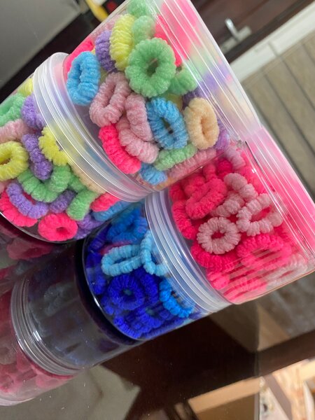 Élastiques à cheveux colorés