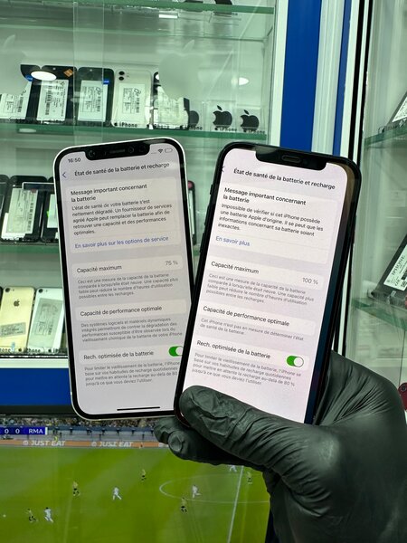 iPhone 12 simple Noir et Blanc