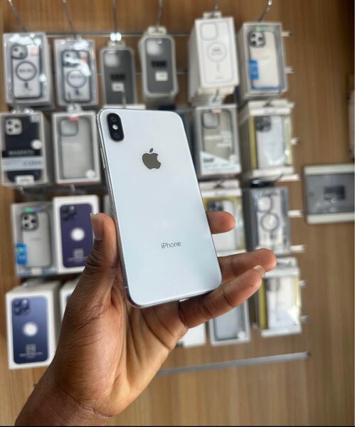 iPhone élégant argenté