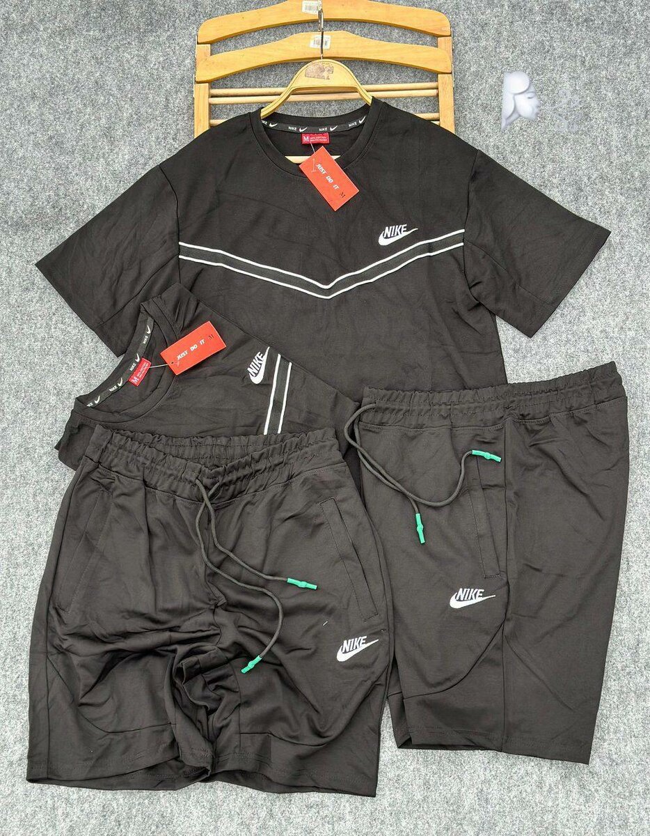 Complet NIKE