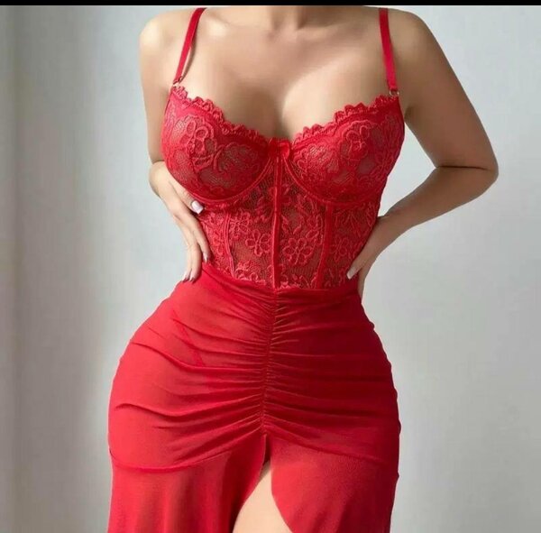 Robe Corset en Dentelle Élégante