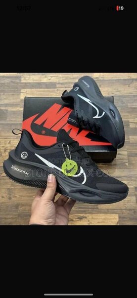 NIKE ZOOMX