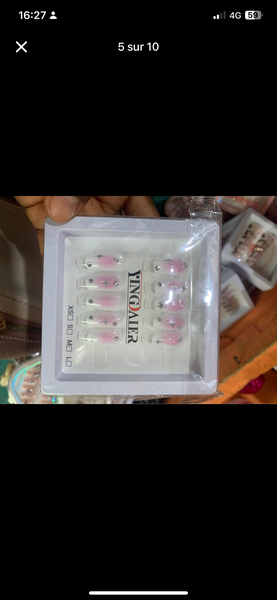 Faux Ongles French Manucure