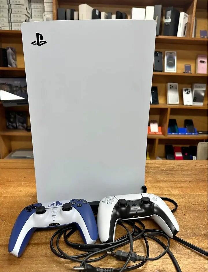 Console PS5 avec Manettes