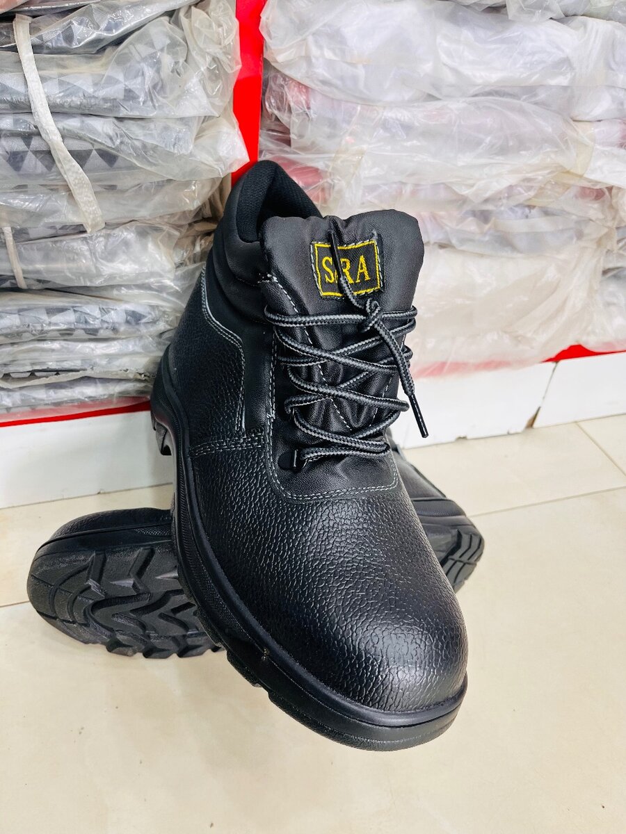 Safety boots