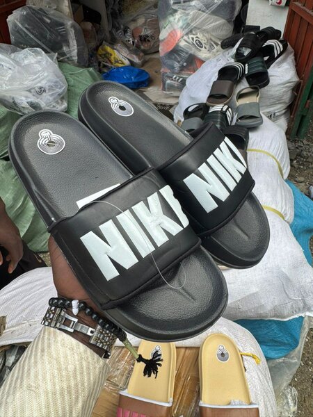 Sandales de bain noires pour homme