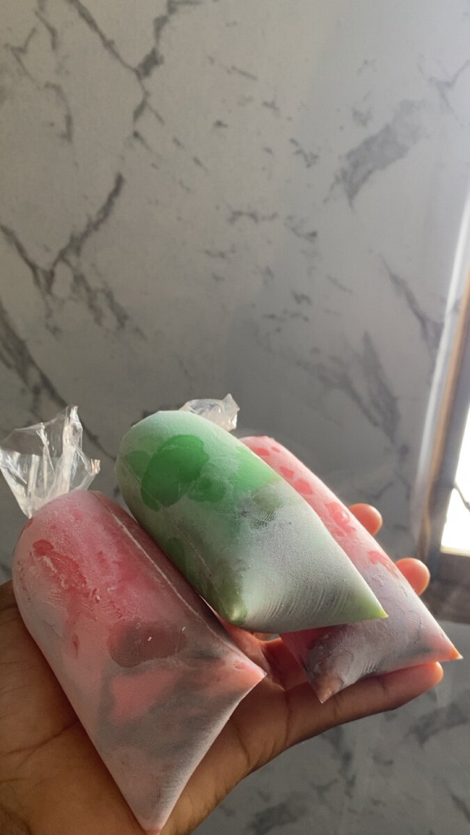 Glaces crémeuses colorées