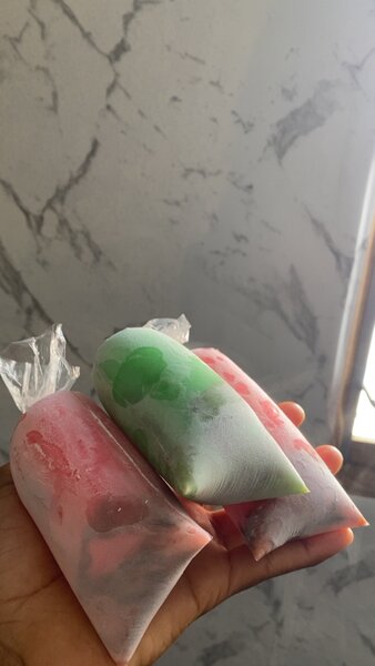 Glaces crémeuses colorées