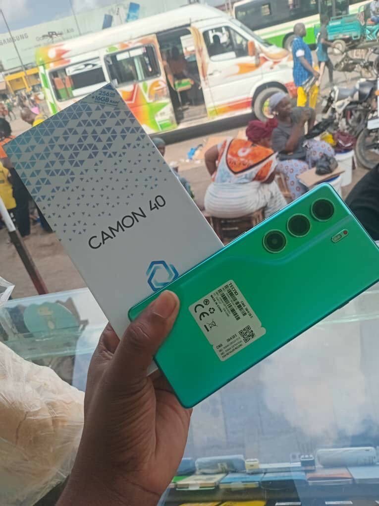 Smartphone Tecno Camon 40