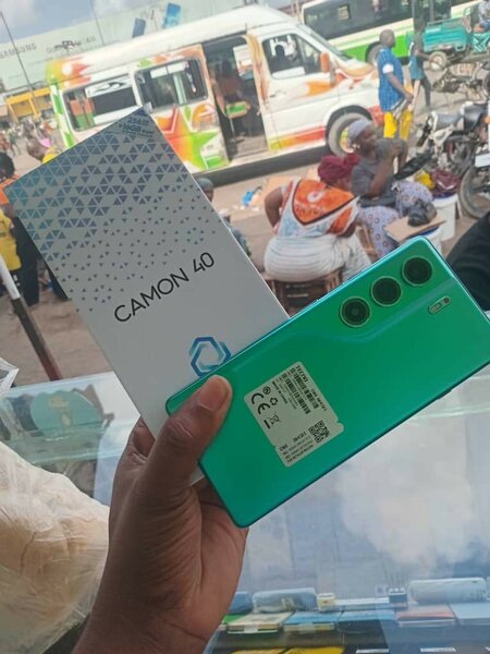 Smartphone Tecno Camon 40