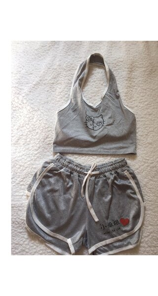 Salaula crop tops and tops