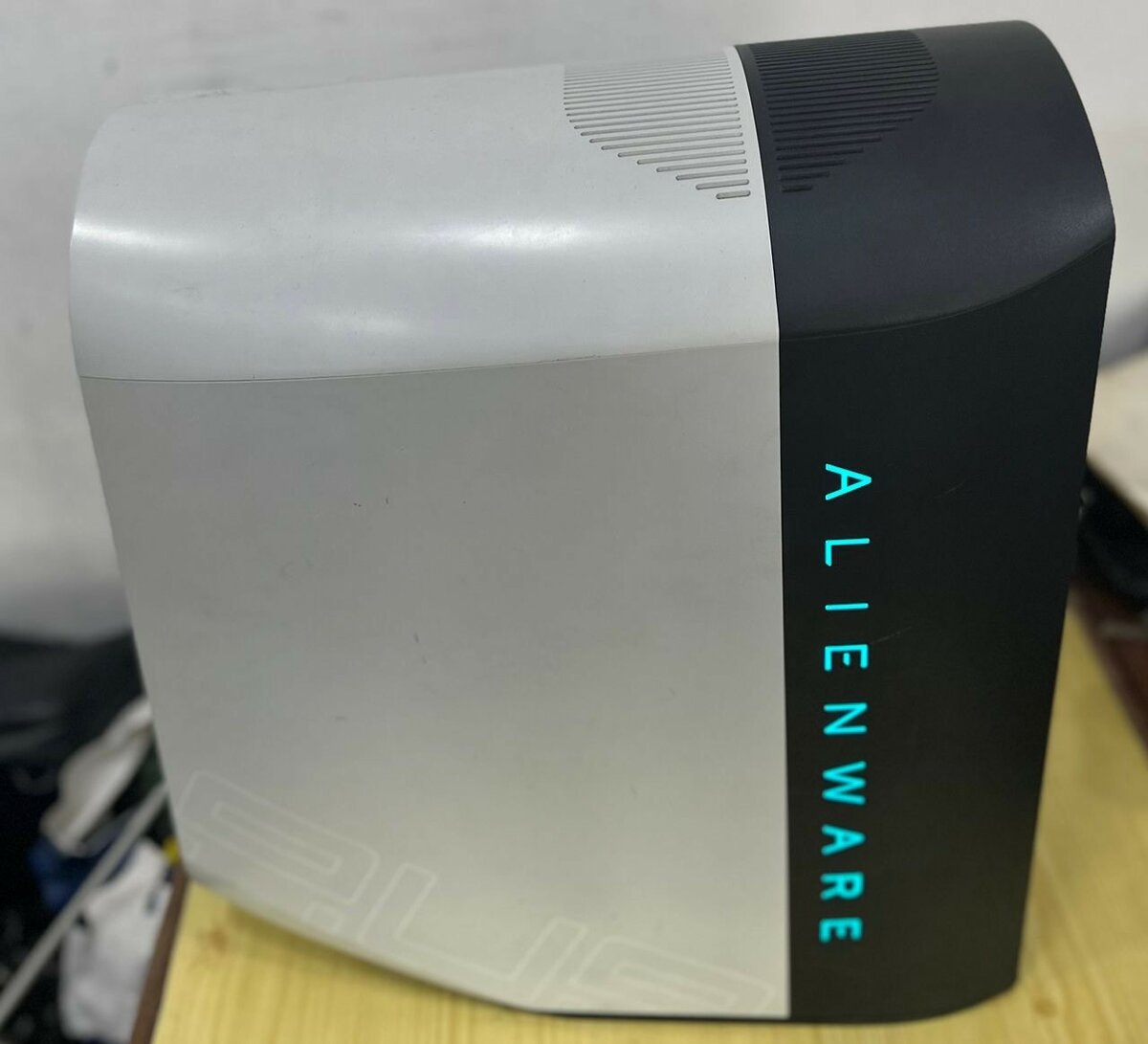 ALIENWARE RYZEN 7 UC