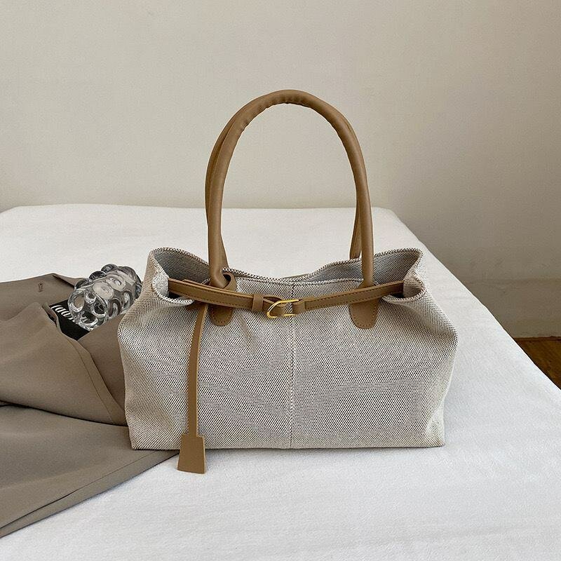 Sac à main en toile élégante